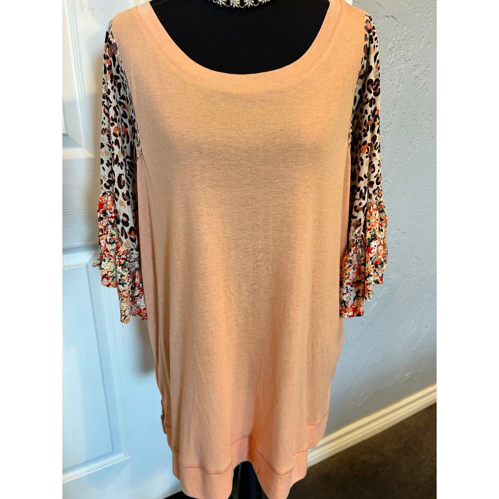 NWT GiGio Peach Blouson Tunic with Animal Print & Floral Ruffled Sleeves Size L - Picture 3 of 8